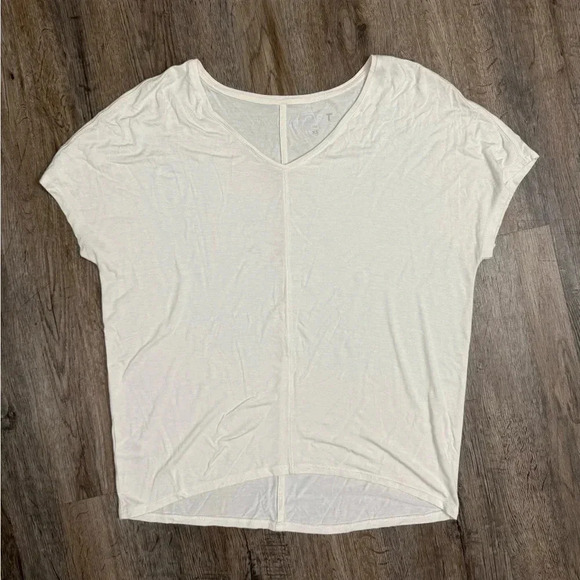 LOFT • Oversized Basics Tee - Picture 2 of 7